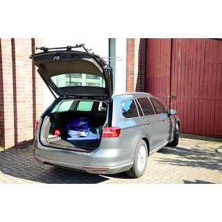 Heckträger VW Passat Variant B8 - Mittellader - Kofferraum kann bei montierten Träger geöffnet werden - unbeladen