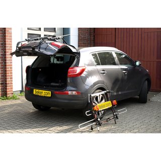Kia Sportage III Typ SL - Mittellader und Tieflader - Kofferraumklappe kann geöffnet werden (ohne Räder)
