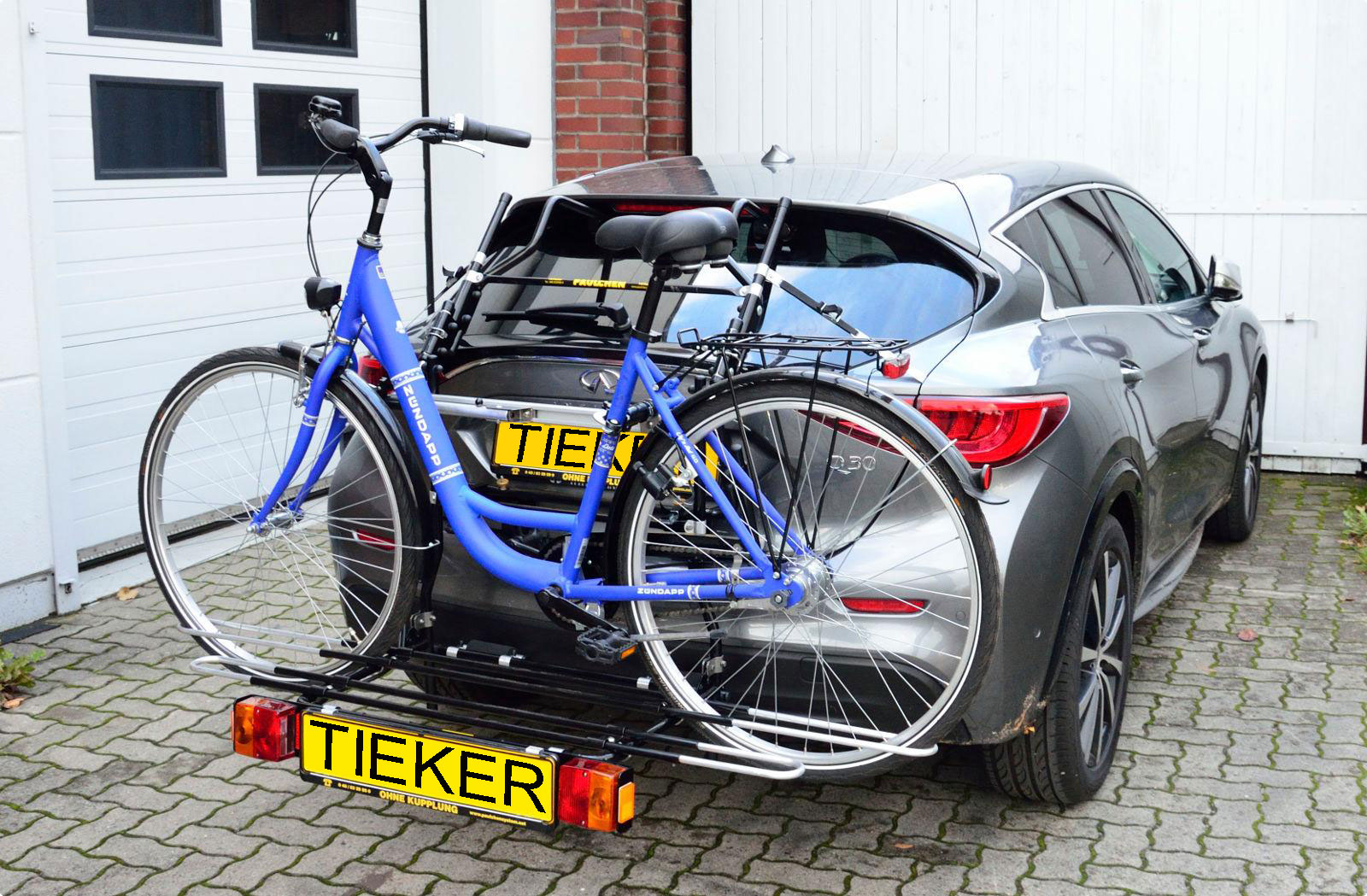 Fahrradtrger Infiniti Q30 Hecktrger ohne Anhngerkupplung Montage am Kofferraum