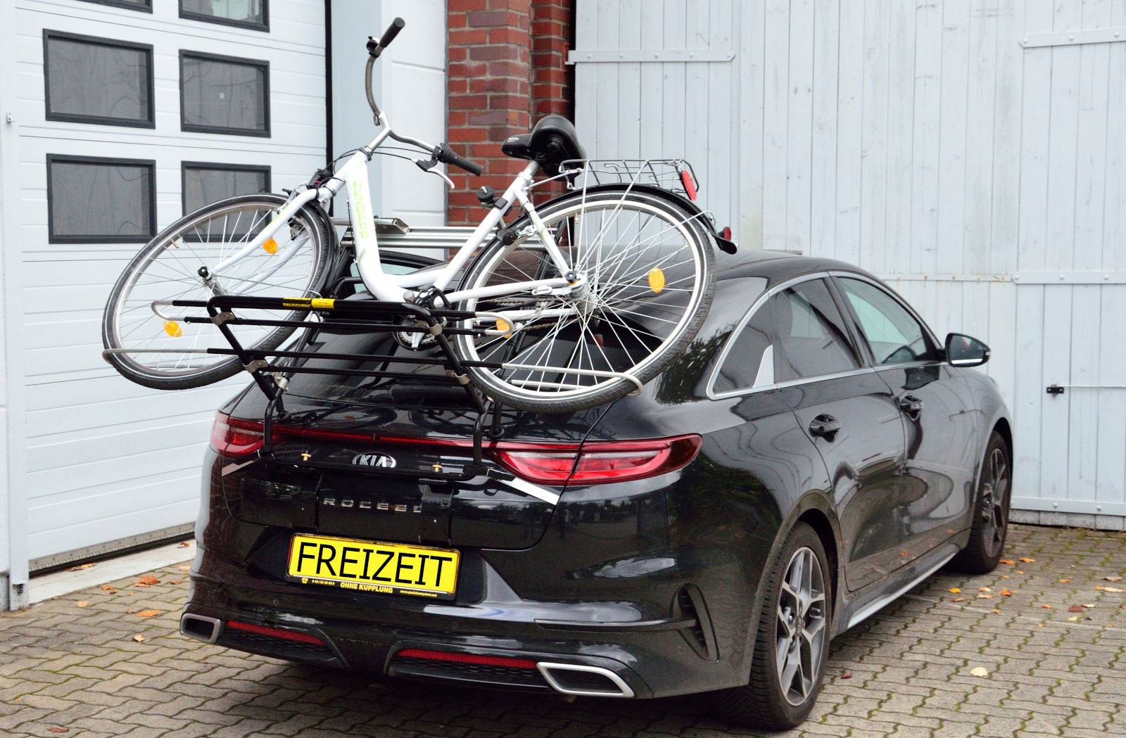 Fahrradtrger Kia Proceed GT Hecktrger ohne Anhngerkupplung Montage am Kofferraum
